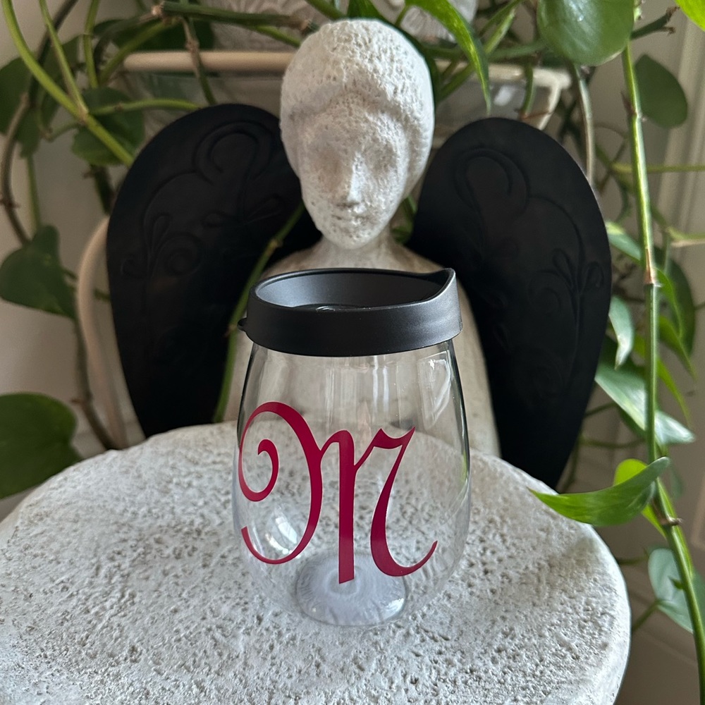 Pastic “M” initial Travel wine cup with lid, BPA FREE, sippy cup
